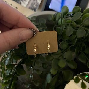 NWOT| Small Gold Twisted Hoop Earrings